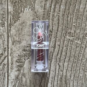 J.O.A. Air Light Lipstick - Vibrant Red